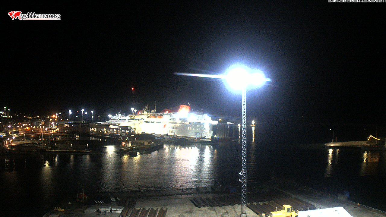 Gotland, porto di Visby, vista verso il terminal dei traghetti e l'ingresso del porto