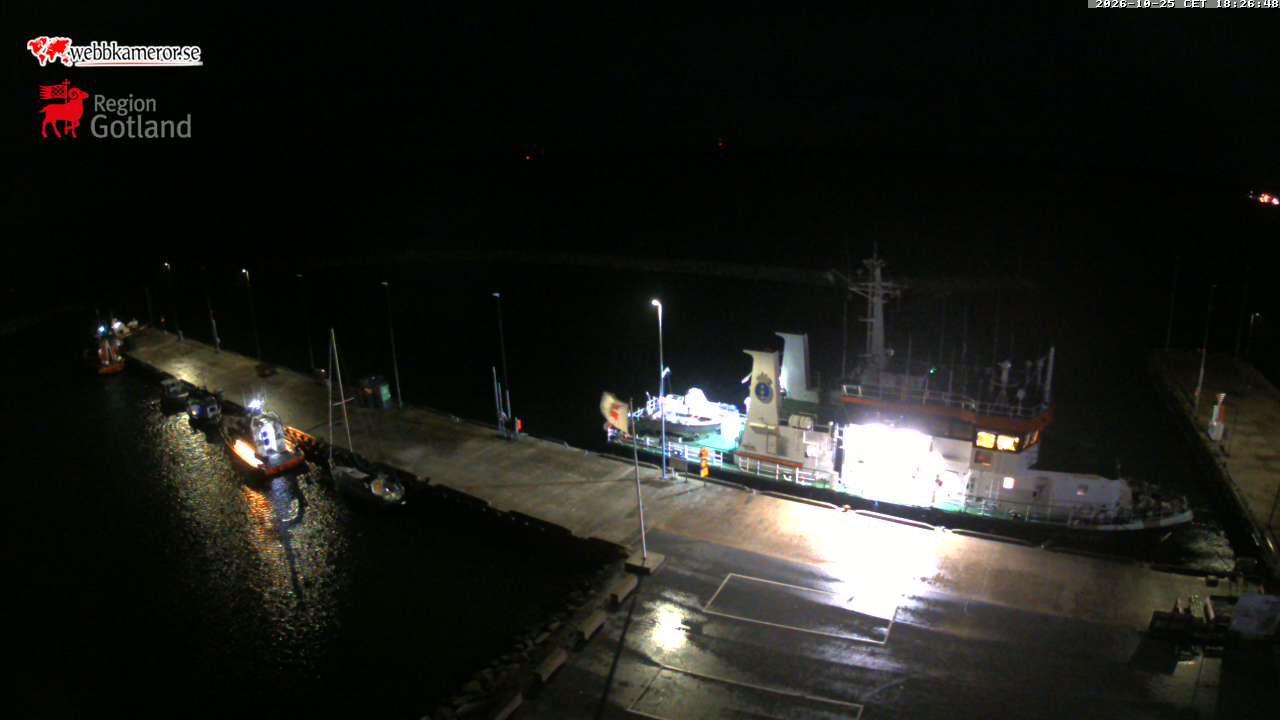 Gotland, Fårösund, vista em direção ao porto de pesca / porto de hóspedes,