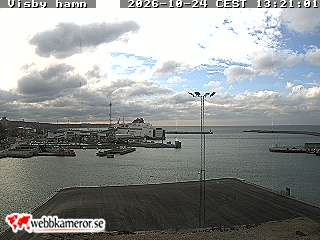 Gotland, haven van Visby, uitzicht op de veerbootterminal en de haveningang