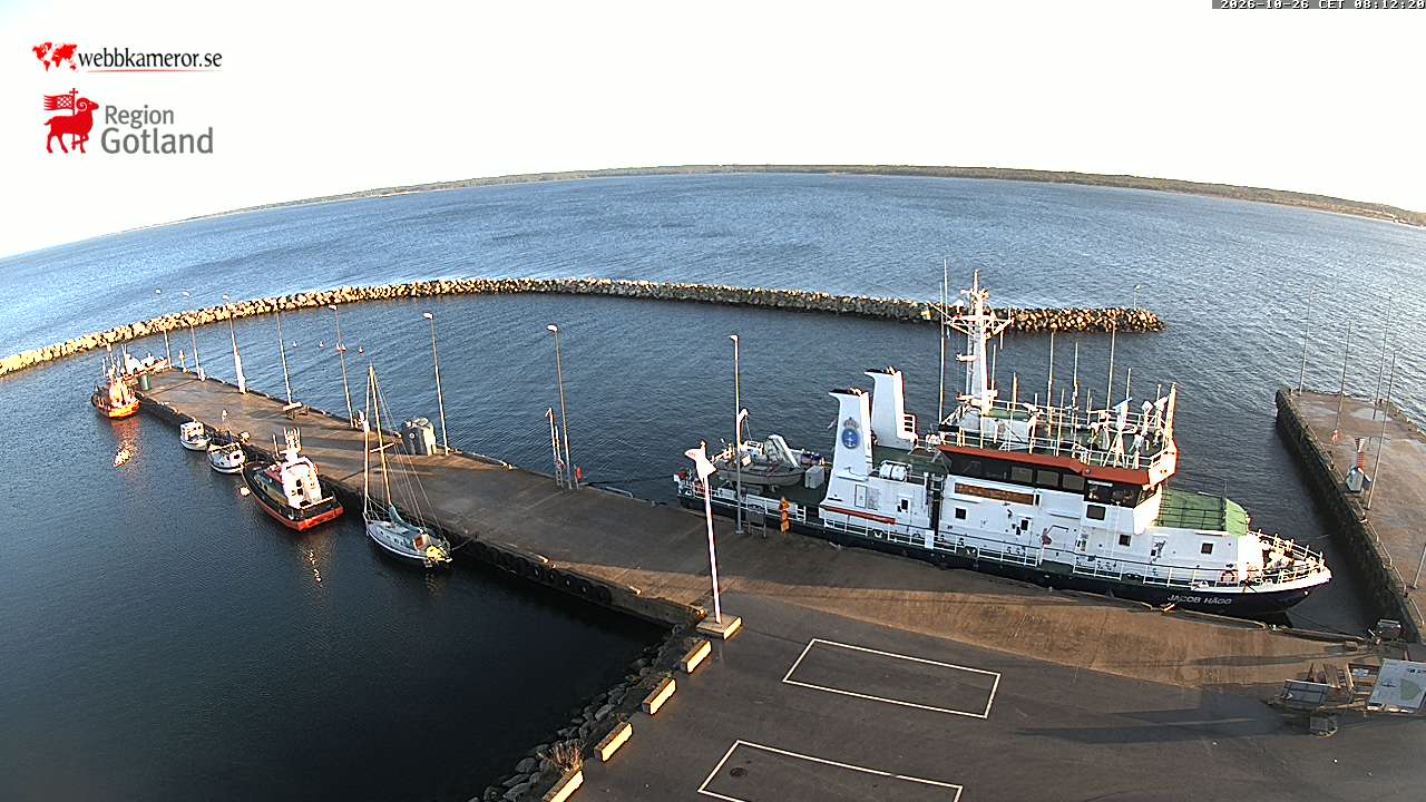 Gotlandia, Fårösund, widok w stronę portu rybackiego / przystani gościnnej,
