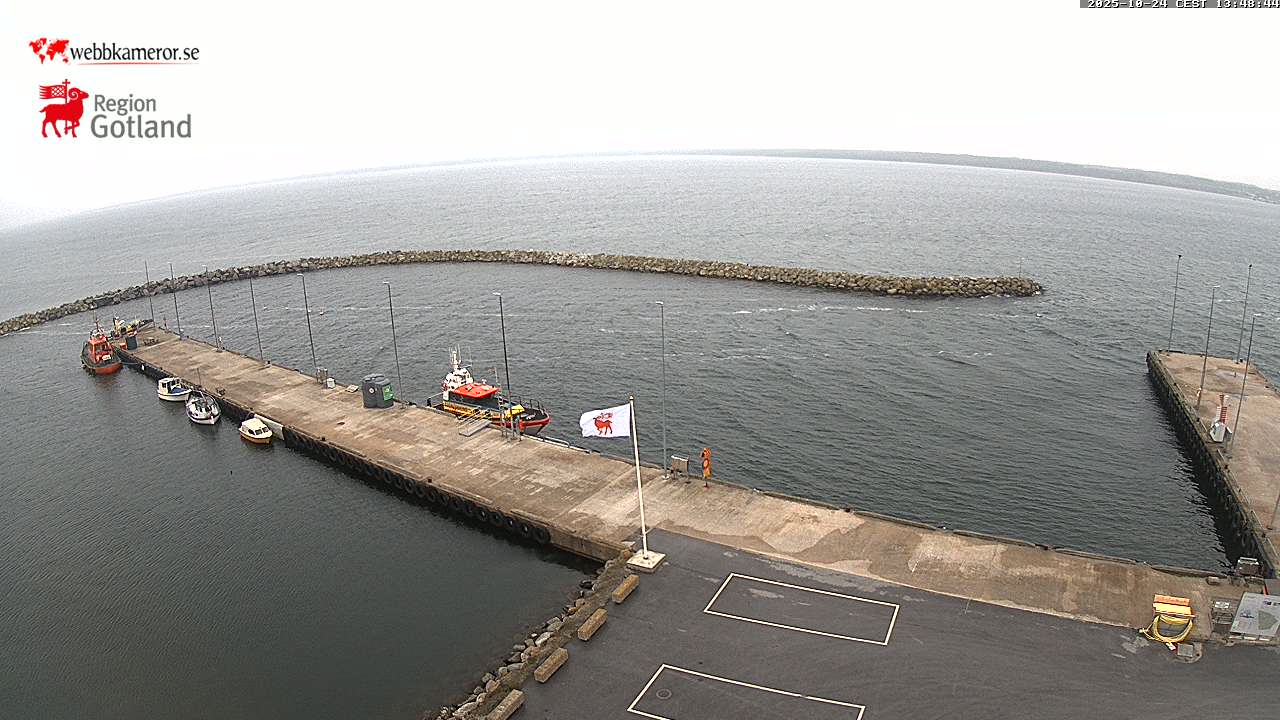 Gotland, Fårösund, vy mot fiskehamnen / gästhamnen,